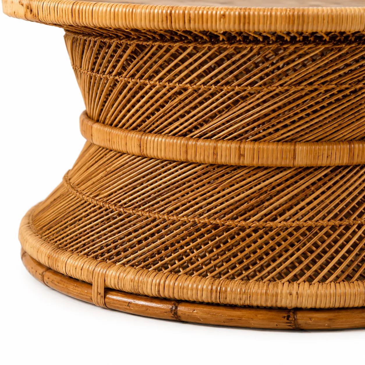 peacock-rattan-coffee-table-6.webp